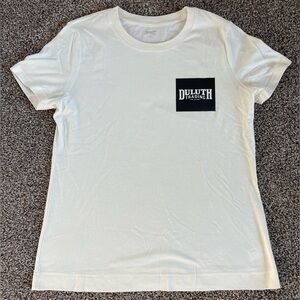 Duluth Trading Co. women’s graphic logo shirt top